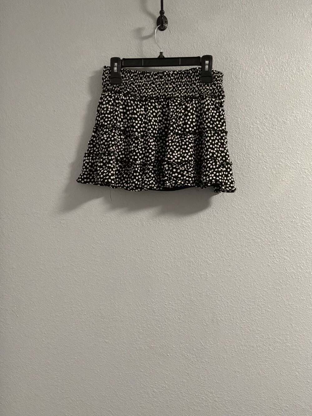 Pink Lily Ruffle Mini Skirt Size XL Black White Floral Ditsy Smocked Waist